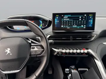 PEUGEOT 3008 Allure Pack Hybrid 225