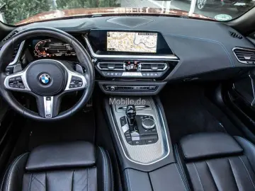 BMW Z4 sDrive30i M Sportpaket RKam Navi LED 19  HiFi