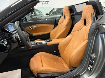 BMW Z4sDriv20i Aut LCPPro ParkAs KomfZg Matt M-Sport