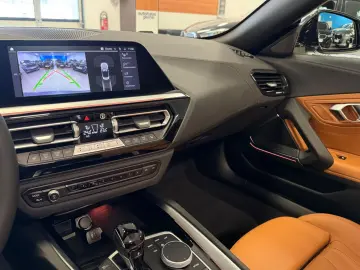 BMW Z4sDriv20i Aut LCPPro ParkAs KomfZg Matt M-Sport