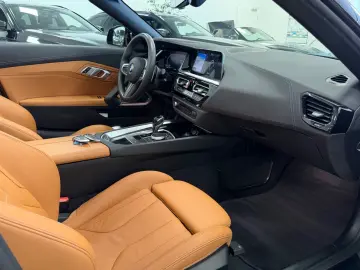 BMW Z4sDriv20i Aut LCPPro ParkAs KomfZg Matt M-Sport