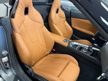 BMW Z4sDriv20i Aut LCPPro ParkAs KomfZg Matt M-Sport