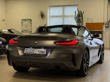 BMW Z4sDriv20i Aut LCPPro ParkAs KomfZg Matt M-Sport