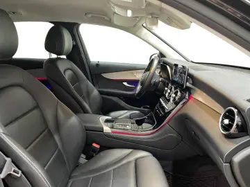 MERCEDES-BENZ GLC 300e 4m MBUX Night Wide 360 Cam LED AUT