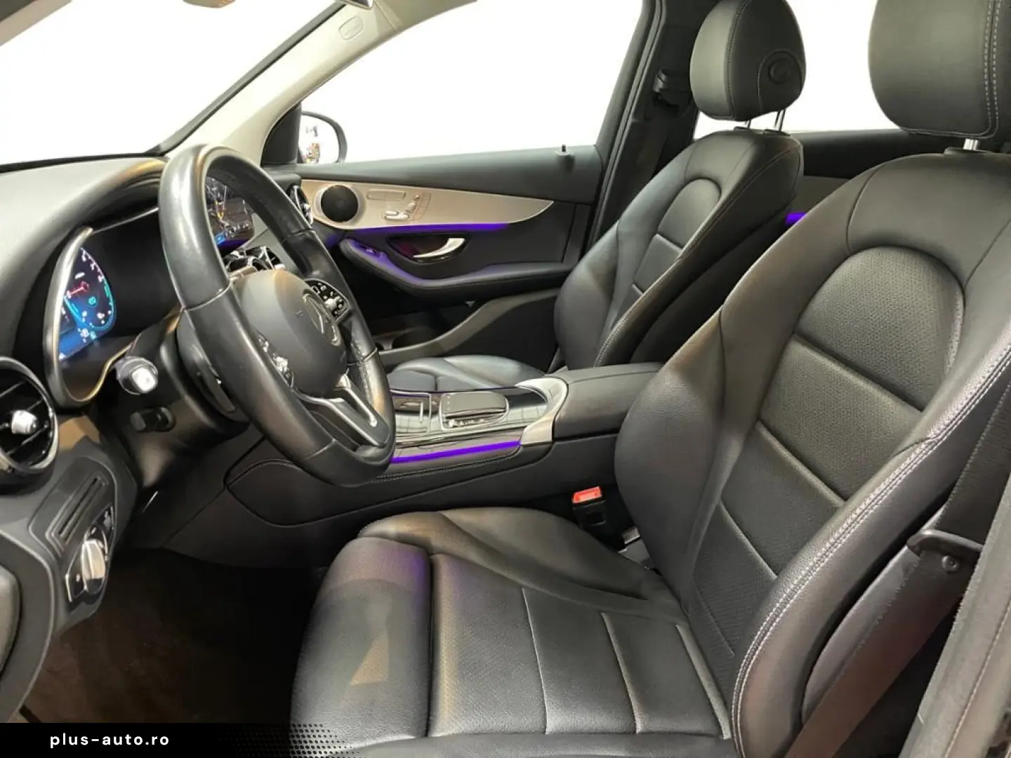 MERCEDES-BENZ GLC 300e 4m MBUX Night Wide 360 Cam LED AUT