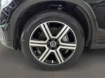 MERCEDES-BENZ GLC 300e 4m MBUX Night Wide 360 Cam LED AUT