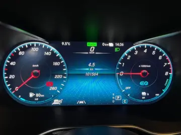 MERCEDES-BENZ GLC 300e 4m MBUX Night Wide 360 Cam LED AUT