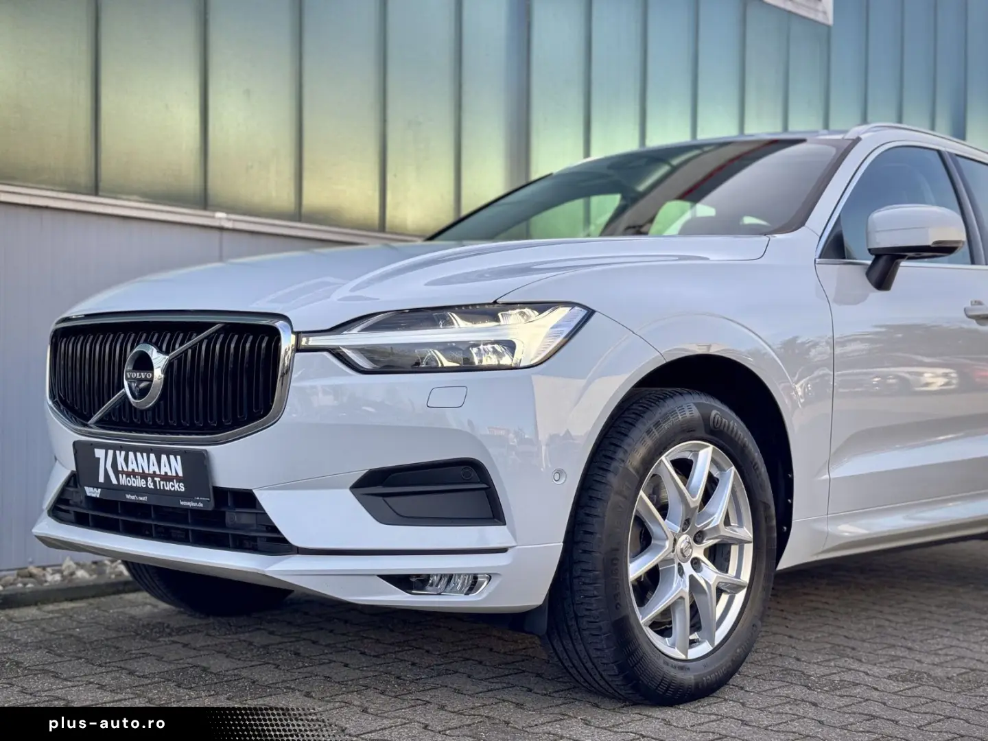 VOLVO XC60 2.0B5 B AWD Momentum Pro  ASSIST AHK LED