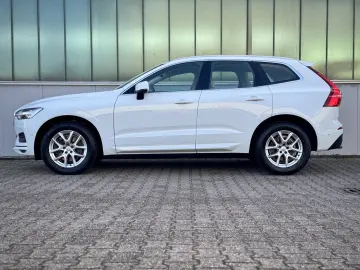 VOLVO XC60 2.0B5 B AWD Momentum Pro  ASSIST AHK LED