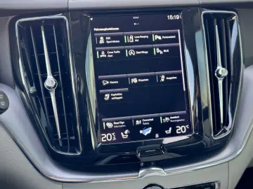 VOLVO XC60 2.0B5 B AWD Momentum Pro  ASSIST AHK LED