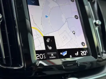 VOLVO XC60 2.0B5 B AWD Momentum Pro  ASSIST AHK LED