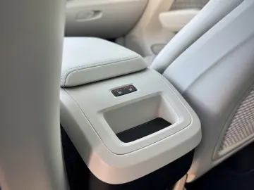 VOLVO XC60 2.0B5 B AWD Momentum Pro  ASSIST AHK LED