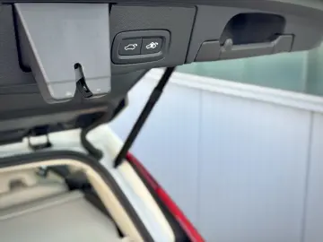 VOLVO XC60 2.0B5 B AWD Momentum Pro  ASSIST AHK LED