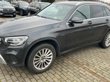 MERCEDES-BENZ GLC 300 e 4M Virtual 19  Burmester