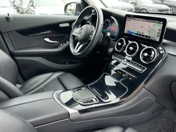MERCEDES-BENZ GLC 300 e 4M Virtual 19  Burmester