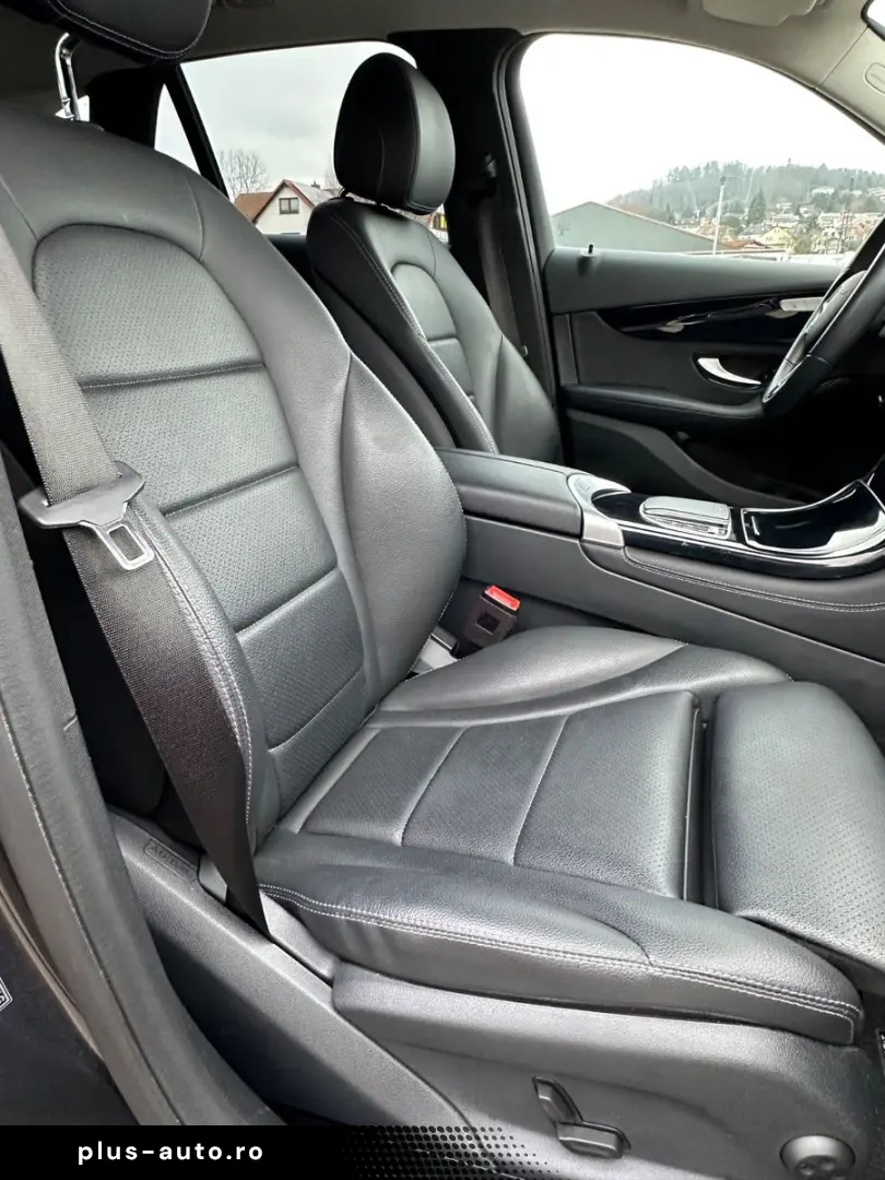 MERCEDES-BENZ GLC 300 e 4M Virtual 19  Burmester