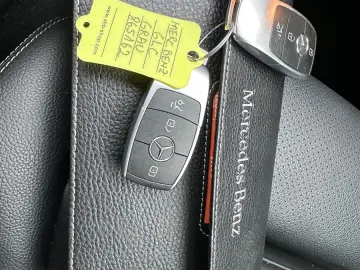 MERCEDES-BENZ GLC 300 e 4M Virtual 19  Burmester