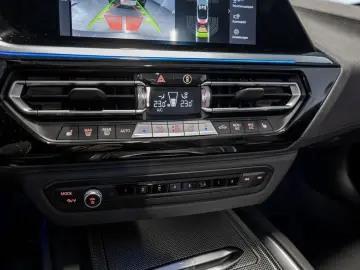 BMW Z4 40i FACEL. HUD LED ACC W-LAN NAVI H K KAMERA