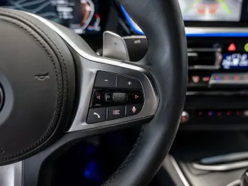 BMW Z4 40i FACEL. HUD LED ACC W-LAN NAVI H K KAMERA