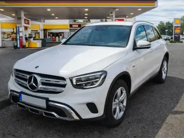 MERCEDES-BENZ GLC 300e 4Matic Kamera Business Sound