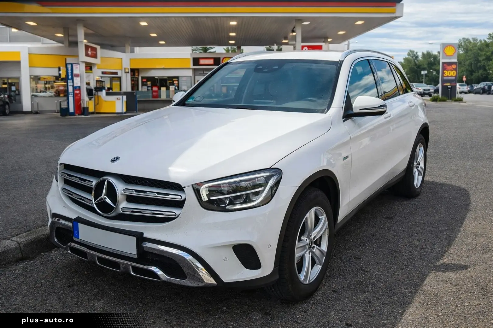 MERCEDES-BENZ GLC 300e 4Matic Kamera Business Sound