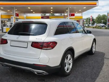 MERCEDES-BENZ GLC 300e 4Matic Kamera Business Sound