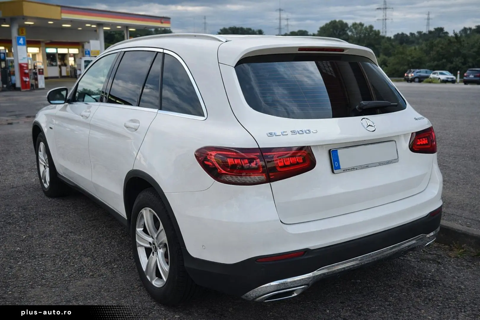 MERCEDES-BENZ GLC 300e 4Matic Kamera Business Sound