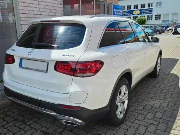 MERCEDES-BENZ GLC 300e 4Matic Kamera Business Sound