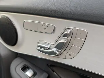 MERCEDES-BENZ GLC 300e 4Matic Kamera Business Sound