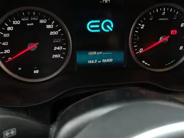 MERCEDES-BENZ GLC 300e 4Matic Kamera Business Sound