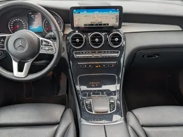 MERCEDES-BENZ GLC 300e 4Matic Kamera Business Sound