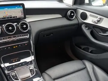 MERCEDES-BENZ GLC 300e 4Matic Kamera Business Sound