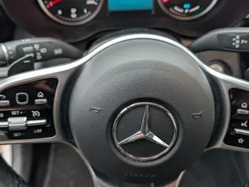 MERCEDES-BENZ GLC 300e 4Matic Kamera Business Sound