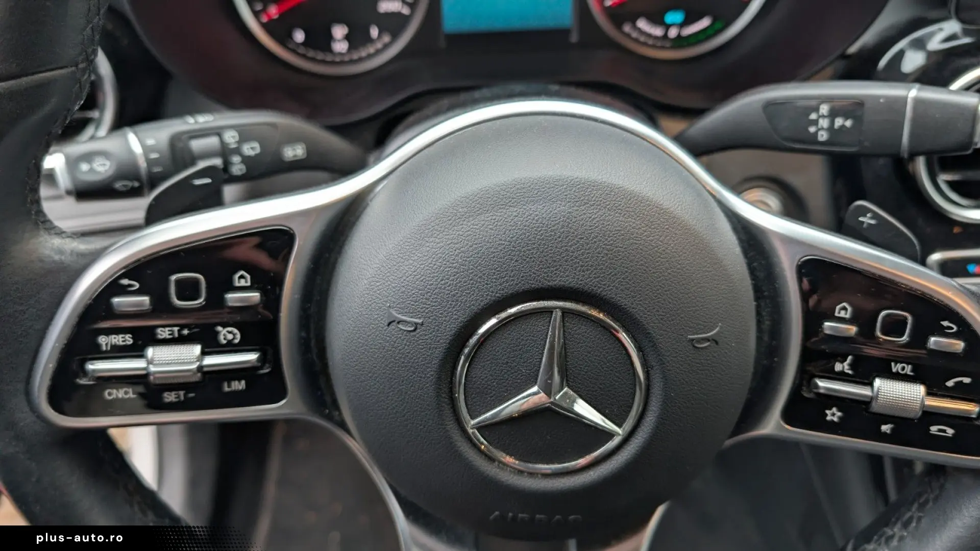 MERCEDES-BENZ GLC 300e 4Matic Kamera Business Sound