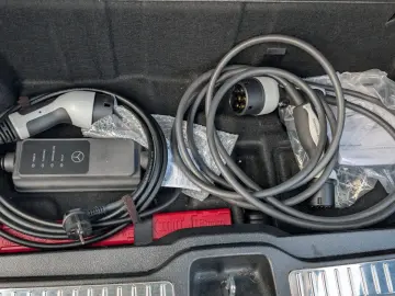 MERCEDES-BENZ GLC 300e 4Matic Kamera Business Sound