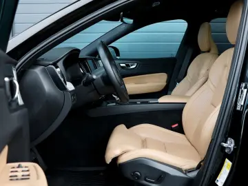 VOLVO XC60 T6 AWD Inscript. ACC 360  B&W HUD 4xSHZ SBL