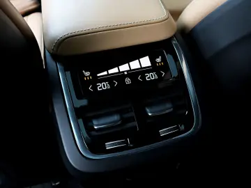 VOLVO XC60 T6 AWD Inscript. ACC 360  B&W HUD 4xSHZ SBL