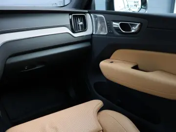 VOLVO XC60 T6 AWD Inscript. ACC 360  B&W HUD 4xSHZ SBL