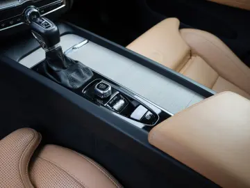 VOLVO XC60 T6 AWD Inscript. ACC 360  B&W HUD 4xSHZ SBL