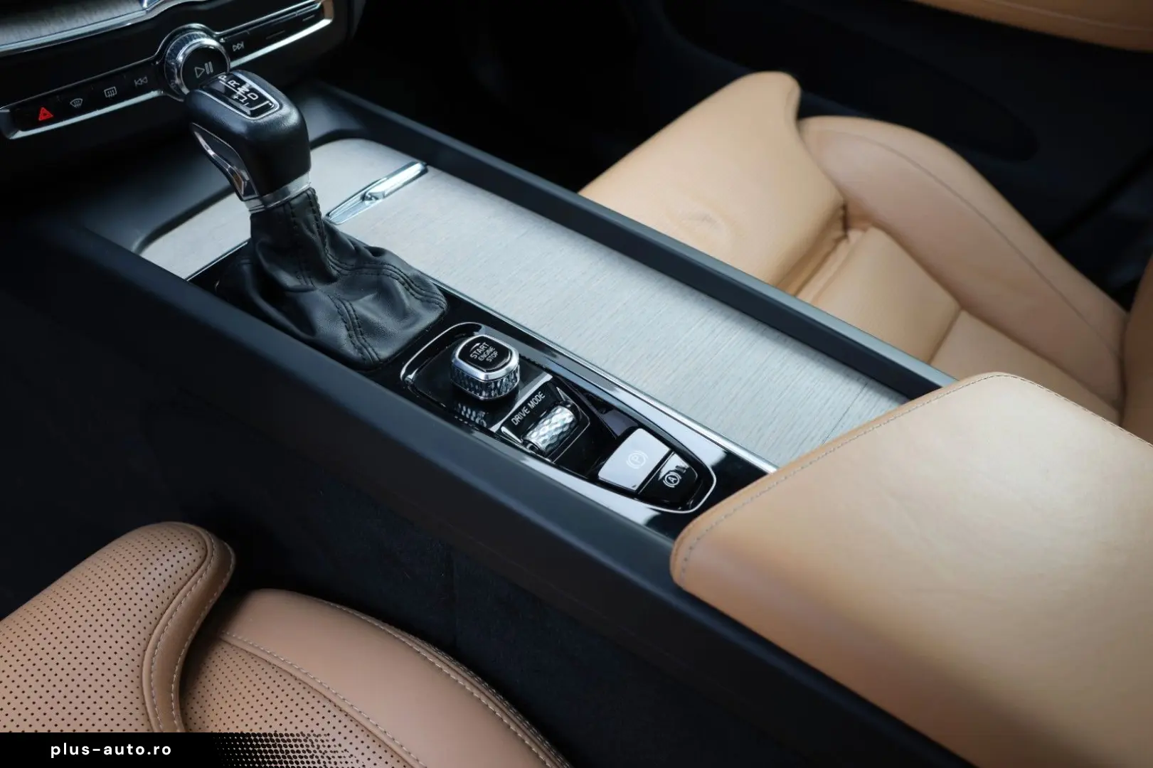 VOLVO XC60 T6 AWD Inscript. ACC 360  B&W HUD 4xSHZ SBL