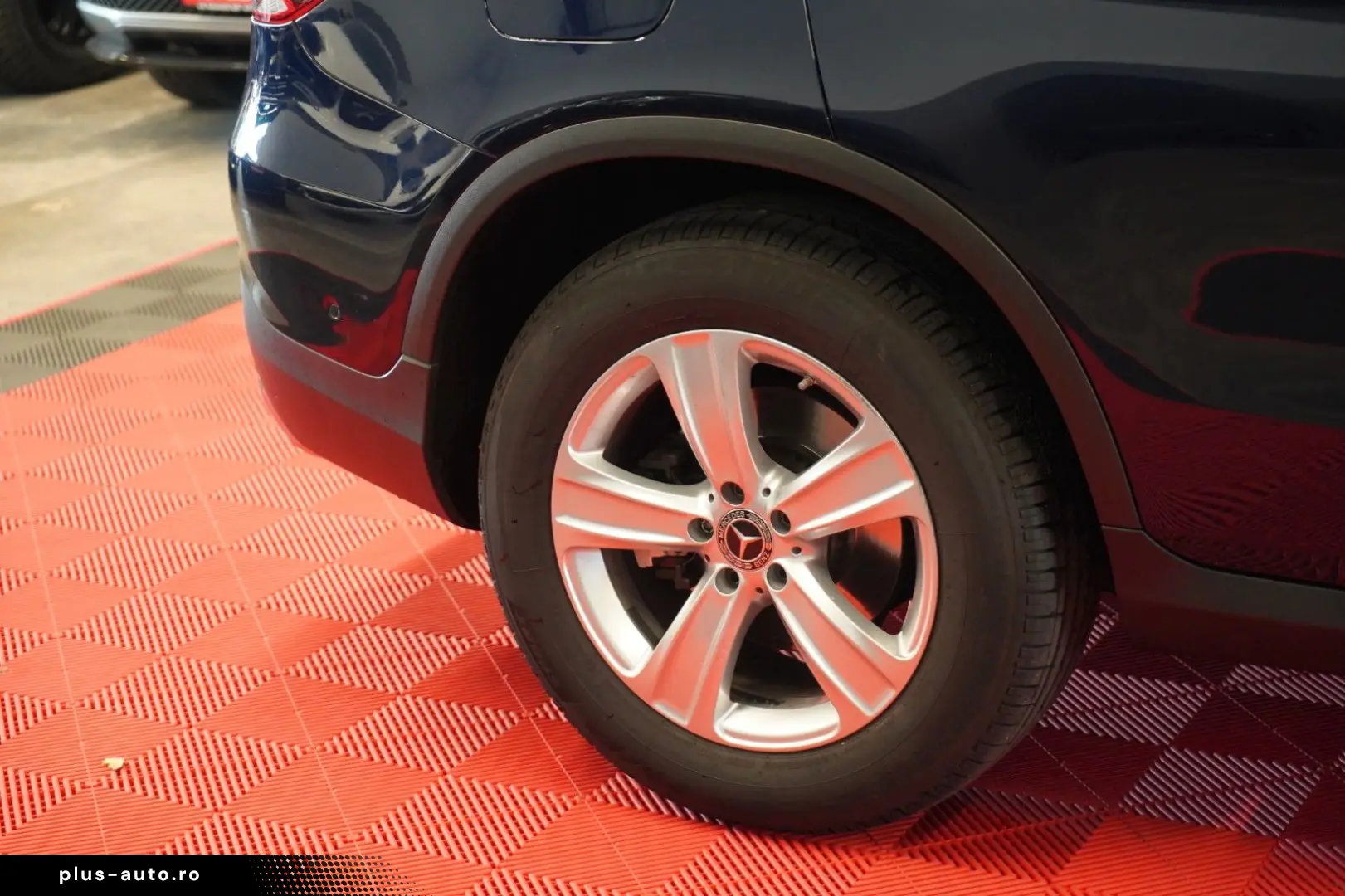 MERCEDES-BENZ GLC 300 EQ 4Matic Exlusive LED Standheiz