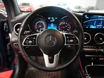 MERCEDES-BENZ GLC 300 EQ 4Matic Exlusive LED Standheiz