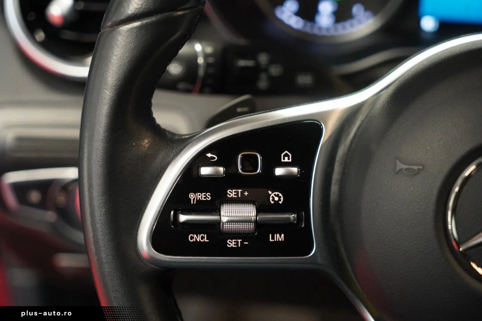 MERCEDES-BENZ GLC 300 EQ 4Matic Exlusive LED Standheiz