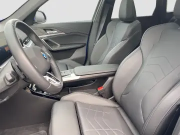 BMW X1 sDrive18d    M-Sport ACC AHK PanoSD SpurAss