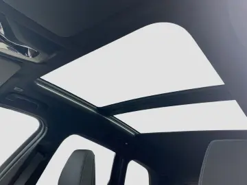 BMW X1 sDrive18d    M-Sport ACC AHK PanoSD SpurAss