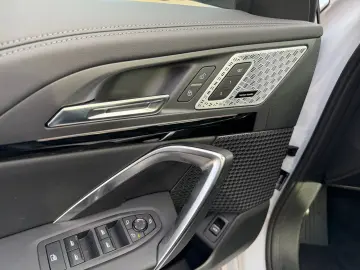 BMW X1 20d xDrive M Sport MASSAGE ADAPTLED PANO HUD