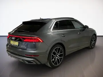 AUDI Q8 S-LINE QUATTRO 55TFSIe 380PS.MATRIX.NAVI.AHK.