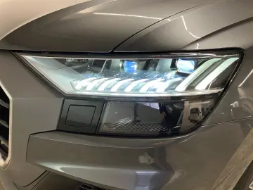 AUDI Q8 S-LINE QUATTRO 55TFSIe 380PS.MATRIX.NAVI.AHK.