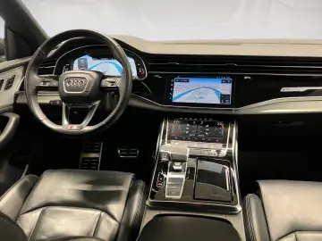 AUDI Q8 S-LINE QUATTRO 55TFSIe 380PS.MATRIX.NAVI.AHK.