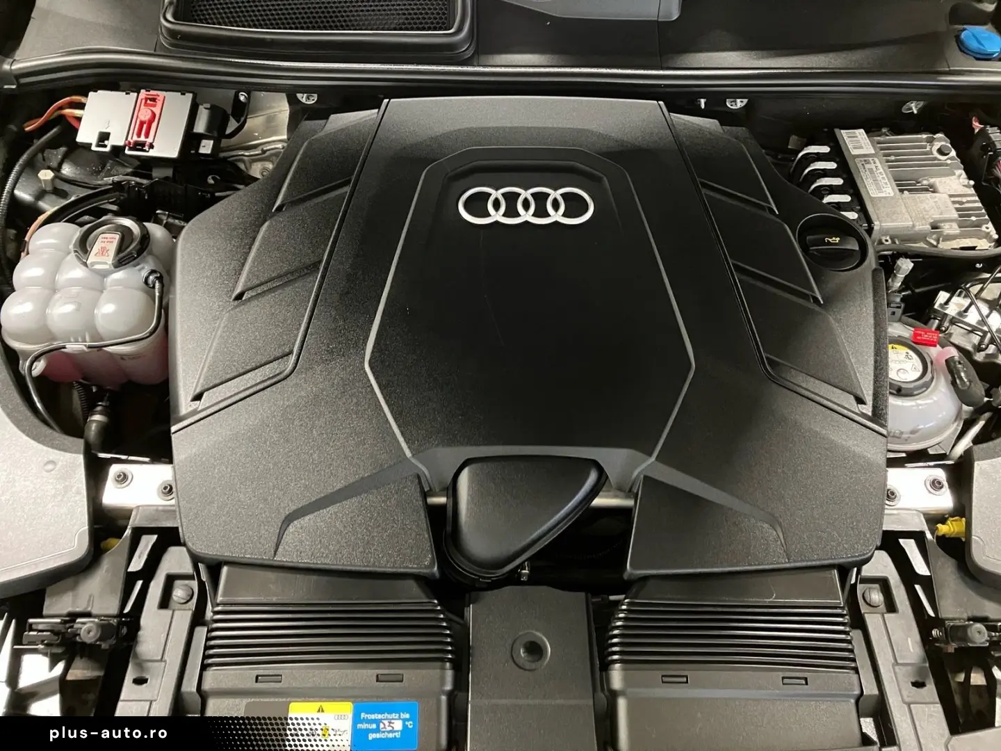 AUDI Q8 S-LINE QUATTRO 55TFSIe 380PS.MATRIX.NAVI.AHK.